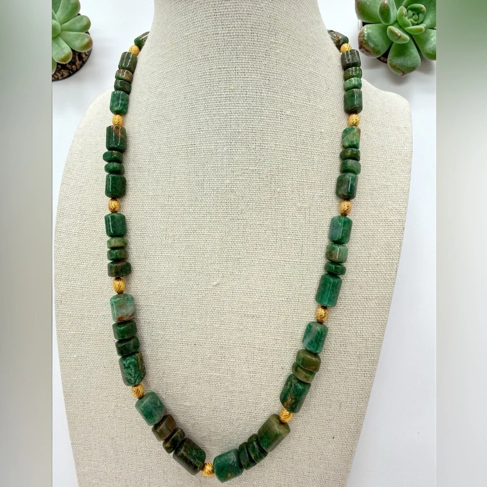 Mineral Grade Emerald Nugget Bead Necklace GoldTone Spacers Toggle Clasp 18” 53g - Picture 16 of 17